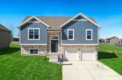 /international/us/18410-rock-creek-drive-smithville-mo-110101837367/
