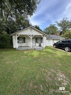 /international/us/12-co-road-bay-minette-al-110119924366/