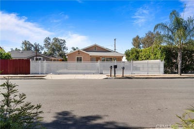 /international/us/217-e-5th-street-perris-ca-110107806058/
