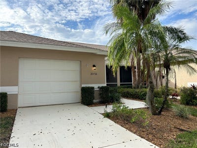/international/us/20726-country-barn-drive-estero-fl-110107781288/