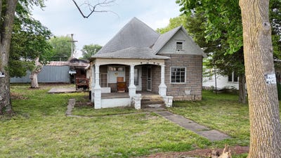 /international/us/718-e-broadway-street-monett-mo-110107832999/