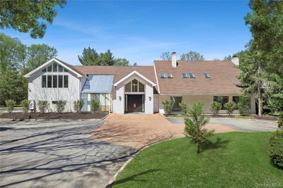 /international/us/92-old-house-lane-sands-point-ny-110108347829/