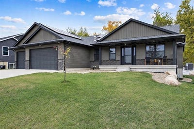 /international/us/1698-foxborough-drive-marion-ia-110107258952/