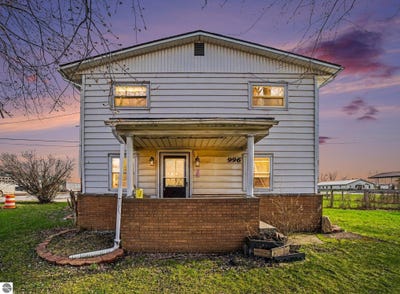 /international/us/996-e-monroe-road-st-louis-mi-110107279916/