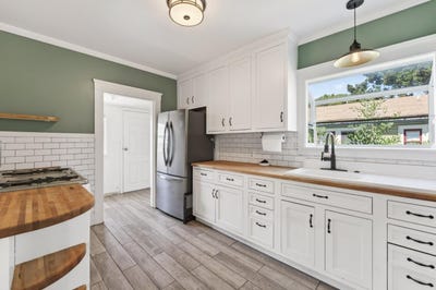 /international/us/6677-brann-st-oakland-ca-110107717107/