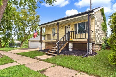 /international/us/3678-s-bombay-ave-saint-francis-wi-110109767953/