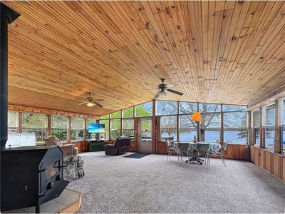/international/us/11608-stillson-road-trade-lake-wi-110107871170/