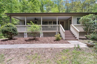 /international/us/24-deerfield-lane-sylva-nc-110099339207/