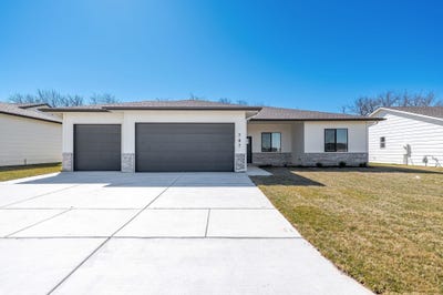 /international/us/707-e-elmwood-st-park-city-ks-110106318381/