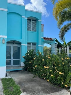 /international/us/calle-rio-pitahaya-river-edge-hills-luquillo-pr-110105287632/