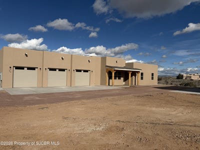 /international/us/20-road-3627-aztec-nm-110108358946/