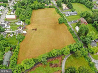 /international/us/potato-hill-street-hedgesville-wv-110100356813/