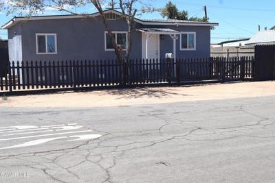 /international/us/12075-james-street-boron-ca-110101213827/