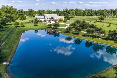 /international/us/1000-river-trace-drive-columbus-tx-110108294882/