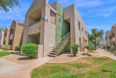 /international/us/1295-n-ash-street-gilbert-az-110100656906/