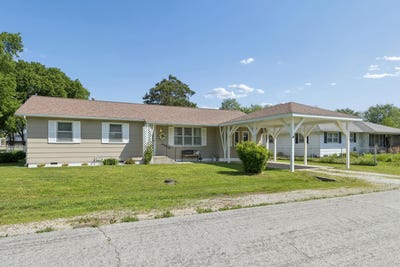 /international/us/306-w-2nd-street-lockwood-mo-110108021688/