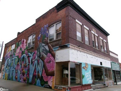 /international/us/210-w-montgomery-street-creston-ia-110108716107/