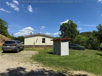 /international/us/3262-leatherwood-road-elkview-wv-110108819653/