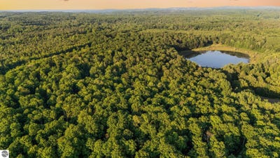 /international/us/00-woodland-trail-traverse-city-mi-110100465577/?lang=zh-tw