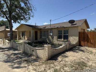 /international/us/504-w-el-paso-st-brackettville-tx-110095730550/