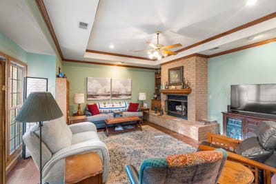 /international/us/9-windwood-place-canyon-tx-110107029567/