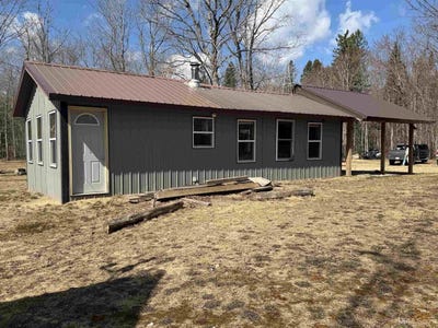 /international/us/11445-n-chesbrough-lake-road-newberry-mi-110107924589/