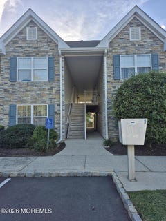 /international/us/220-wedgewood-circle-belford-nj-110120152319/