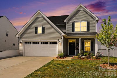 /international/us/3243-streamside-drive-davidson-nc-110107720992/