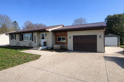 /international/us/5459-e-oak-street-boscobel-wi-110107386613/