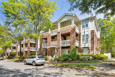 /international/us/921-northeast-drive-davidson-nc-110098692459/