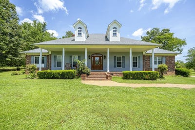 /international/us/809-twelve-oaks-dr-adamsville-tn-110108255935/