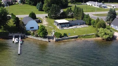 /international/us/4472-crescent-beach-rd-road-onekama-mi-110100259480/