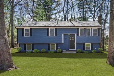 /international/us/62-bishop-hill-road-johnston-ri-110107609358/