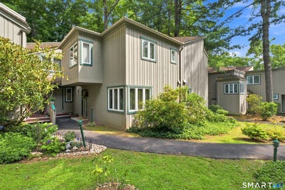 /international/us/8-lyle-court-farmington-ct-110109829713/