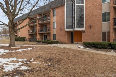 /international/us/1052-n-mill-street-naperville-il-110104866695/