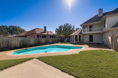 /international/us/1204-surrey-circle-wylie-tx-110107568366/