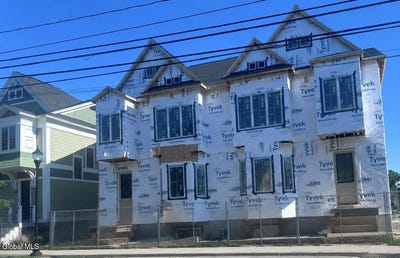 /international/us/110b-division-street-saratoga-springs-ny-110108541718/