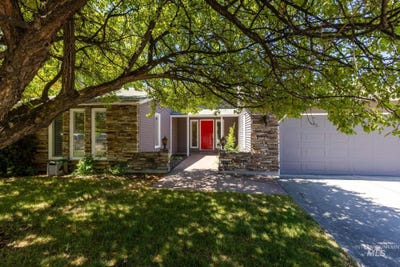 /international/us/5109-s-council-bluffs-way-boise-id-110100986182/