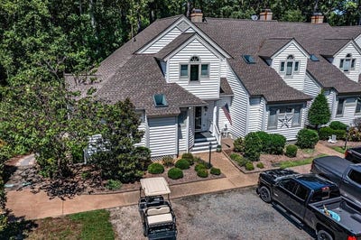 /international/us/5828-rivers-landing-terrace-white-stone-va-110119687397/