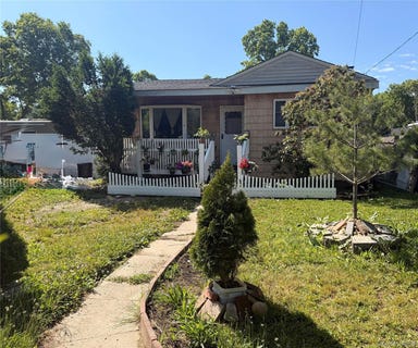 /international/us/50-beatrice-drive-shirley-ny-110108752278/