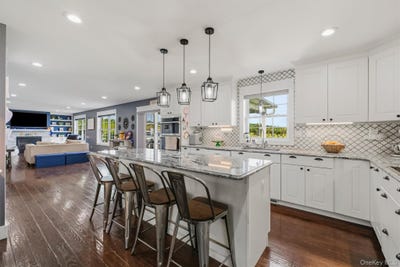 /international/us/10-domingues-road-newburgh-ny-110110236433/
