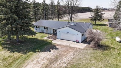 /international/us/4550-s-8-mile-road-wheeler-mi-110100840716/