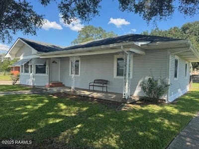 /international/us/2235-bushville-highway-arnaudville-la-110102850935/