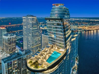 /international/us/300-biscayne-boulevard-way-miami-fl-110120120522/