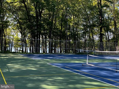 /international/us/112-spruce-court-lot-244-lords-valley-pa-110093311327/