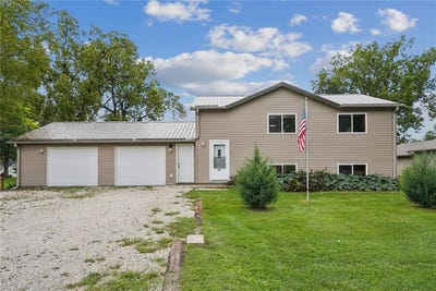 /international/us/605-north-st-brandon-ia-110119791252/