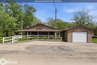 /international/us/1275-holiday-lane-unit-1-brooklyn-ia-110106567135/