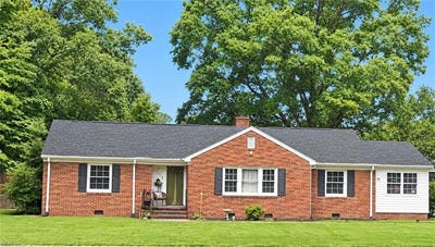 /international/us/413-n-college-drive-franklin-va-110120028433/