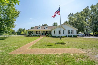 /international/us/1725-woods-road-adamsville-tn-110109810675/