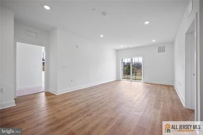 /international/us/29101-radford-court-monroe-nj-110106692521/